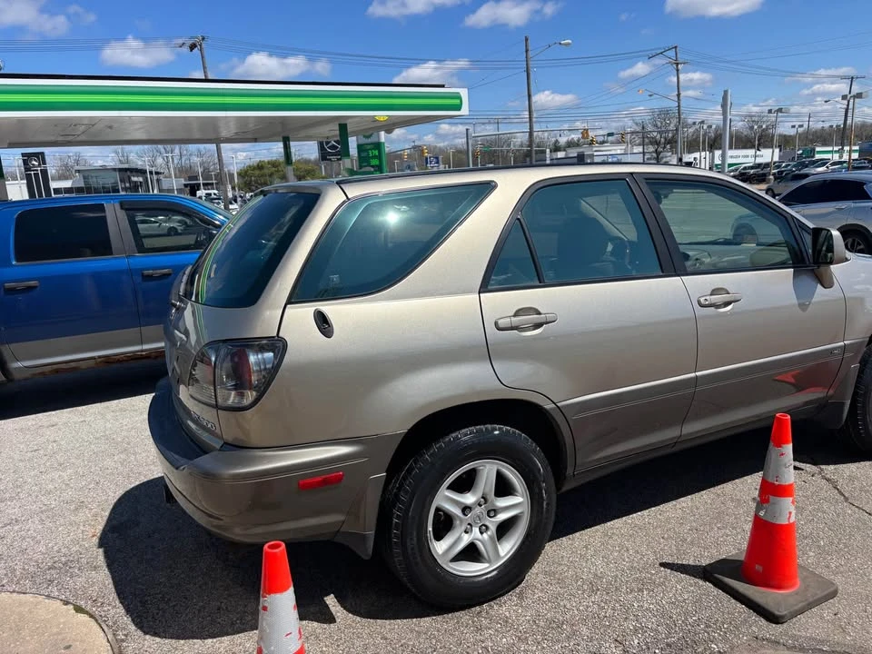 2001 Lexus RX 1st Gen - Image 5 of 9