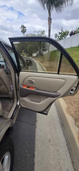 2001 Lexus RX 1st Gen - Image 15 of 20