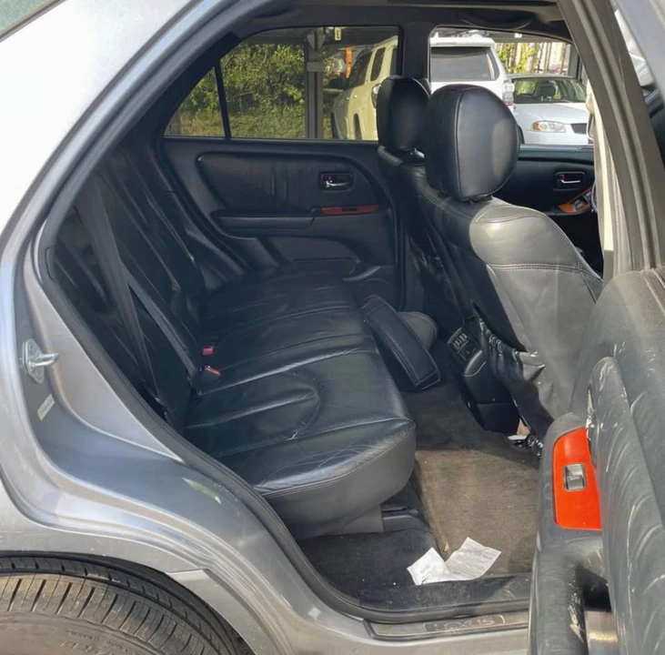 2001 Lexus RX 1st Gen - Image 11 of 16