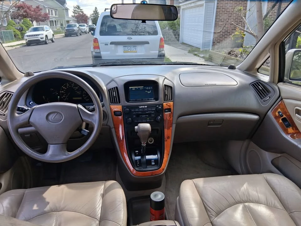 2001 Lexus RX 1st Gen - Image 2 of 6