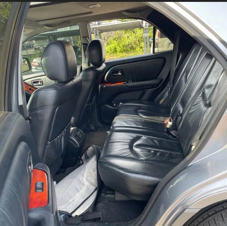 2001 Lexus RX 1st Gen - Image 10 of 16