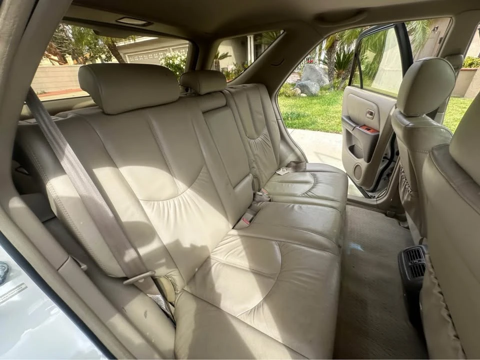 2001 Lexus RX 1st Gen - Image 9 of 11
