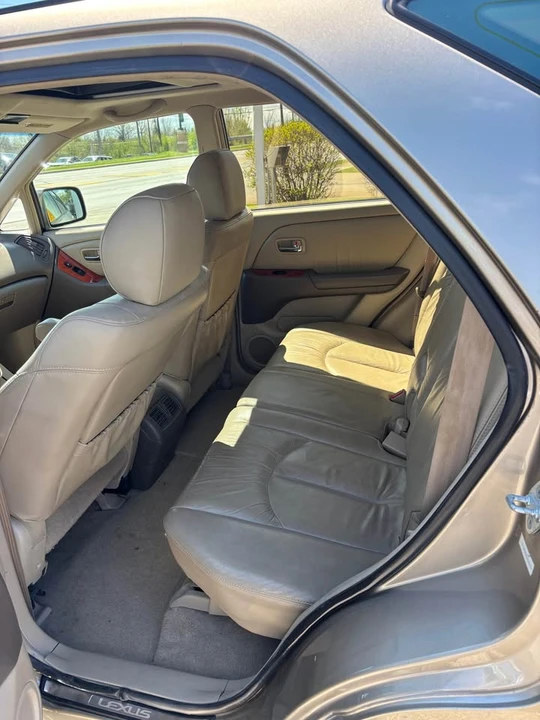 2001 Lexus RX 1st Gen - Image 7 of 9