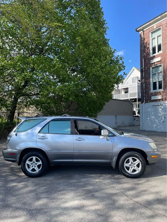 2001 Lexus RX 1st Gen - Image 3 of 16