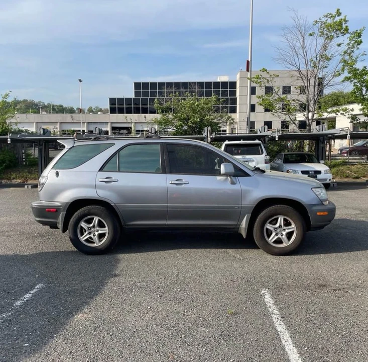 2001 Lexus RX 1st Gen - Image 6 of 16