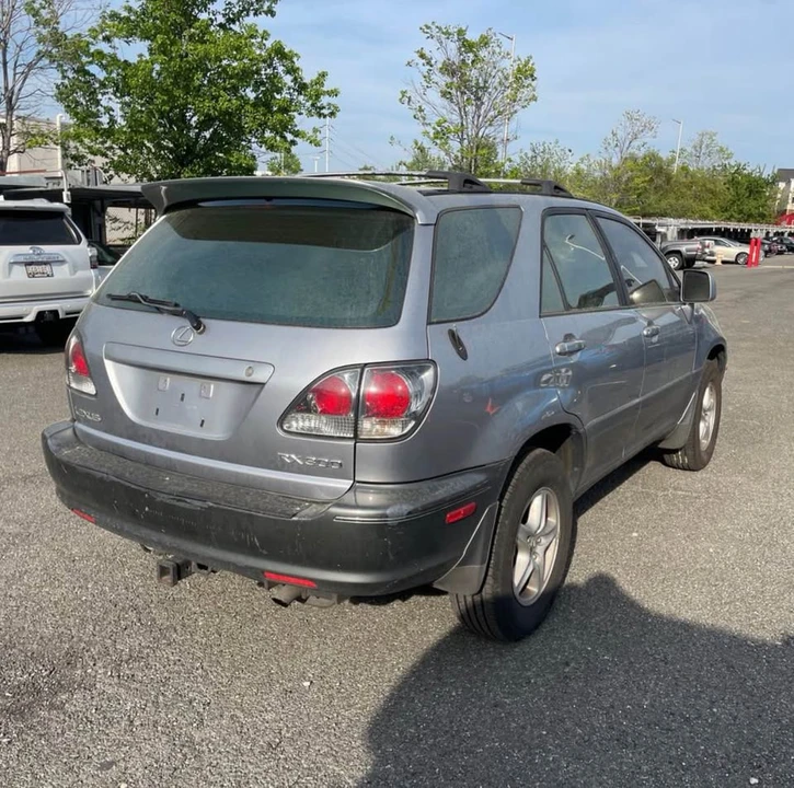 2001 Lexus RX 1st Gen - Image 5 of 16
