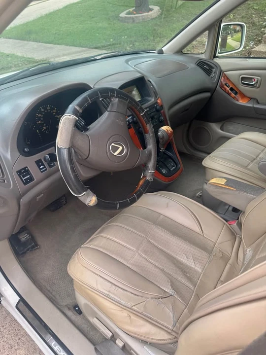2001 Lexus RX 1st Gen - Image 9 of 20