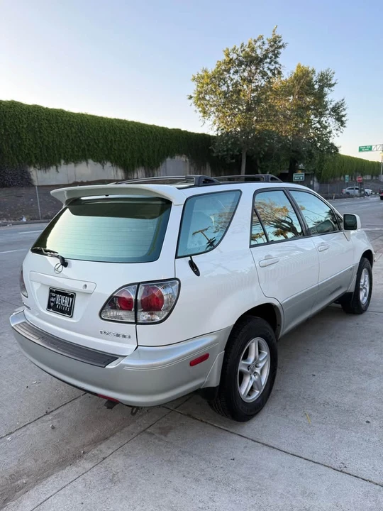 2001 Lexus RX 1st Gen - Image 2 of 10