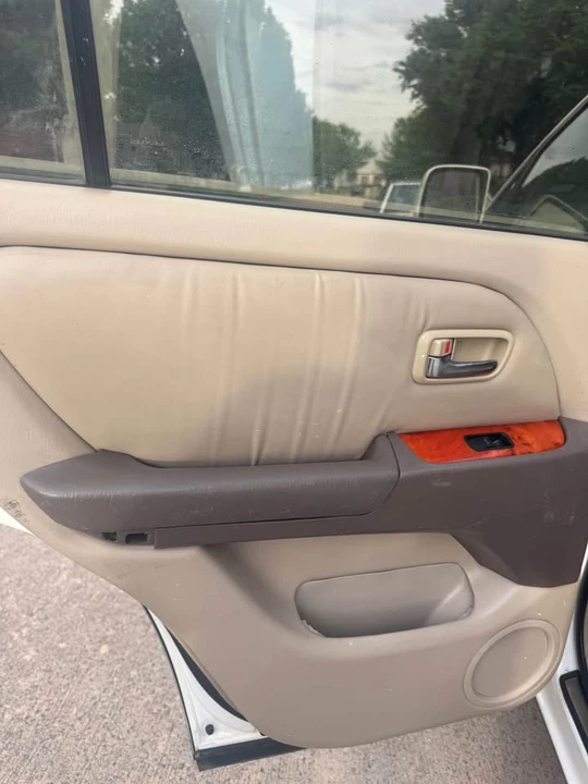 2001 Lexus RX 1st Gen - Image 16 of 20