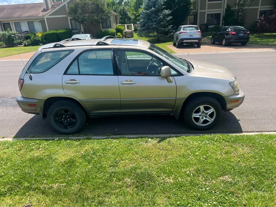 2001 Lexus RX 1st Gen - Image 3 of 7