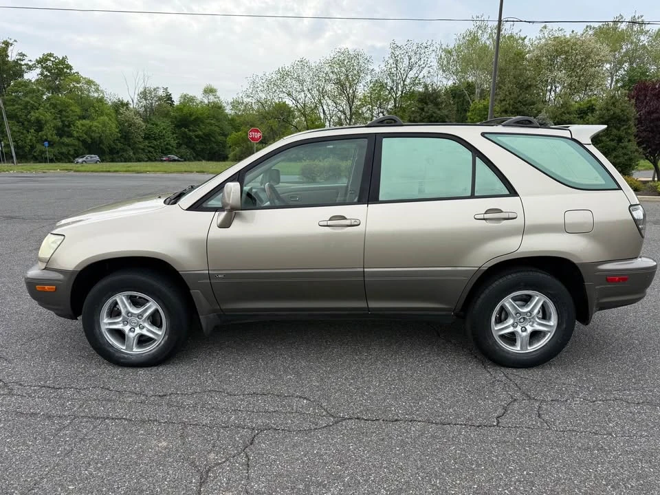 2001 Lexus RX 1st Gen - Image 3 of 16