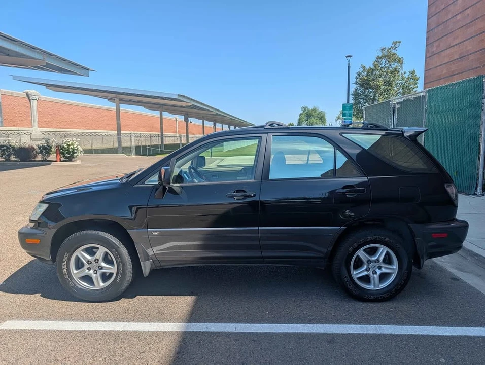 2001 Lexus RX 1st Gen - Image 12 of 20