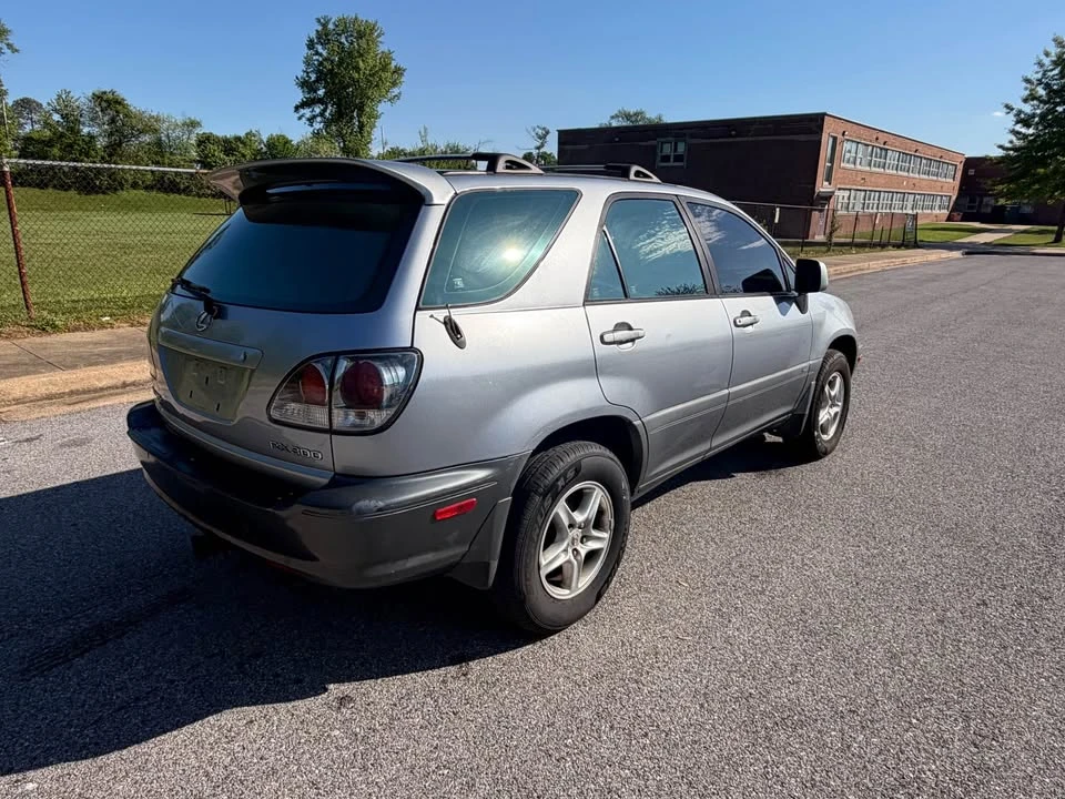 2001 Lexus RX 1st Gen - Image 5 of 13