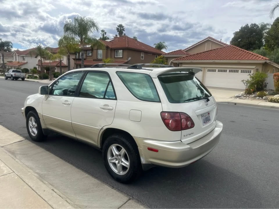 2001 Lexus RX 1st Gen - Image 5 of 11