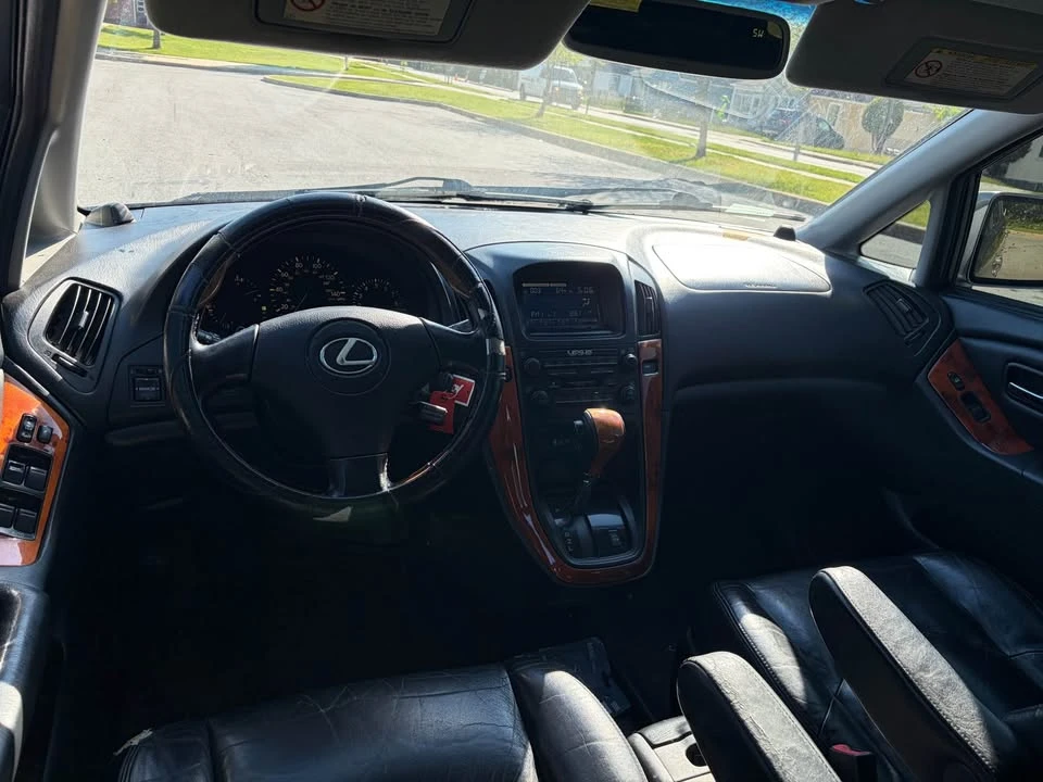 2001 Lexus RX 1st Gen - Image 10 of 13