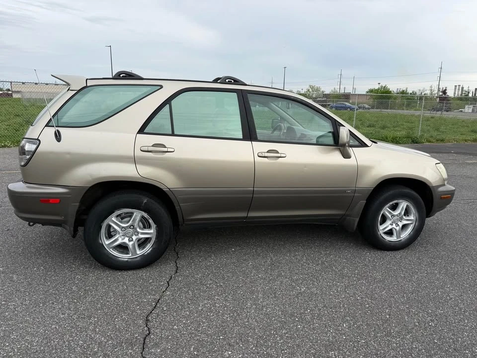 2001 Lexus RX 1st Gen - Image 5 of 16