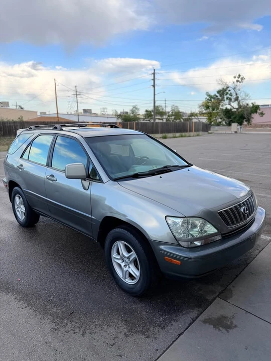 2001 Lexus RX 1st Gen - Image 11 of 20