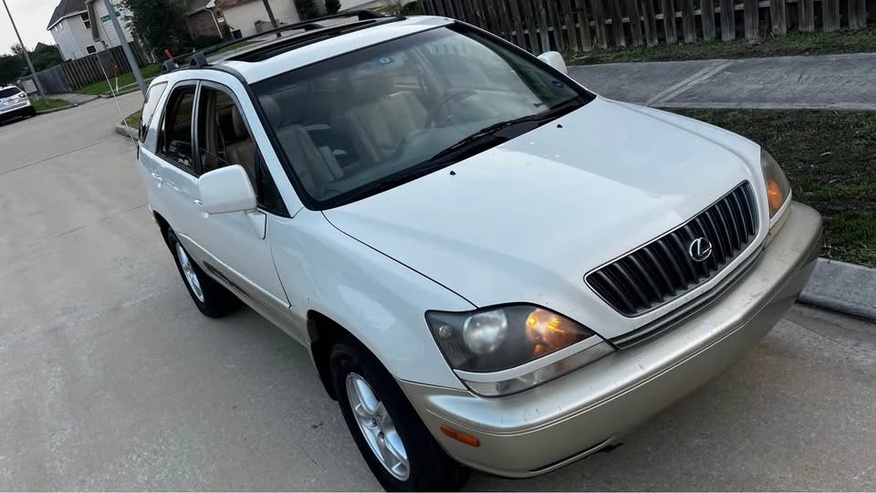2001 Lexus RX 1st Gen - Image 2 of 7
