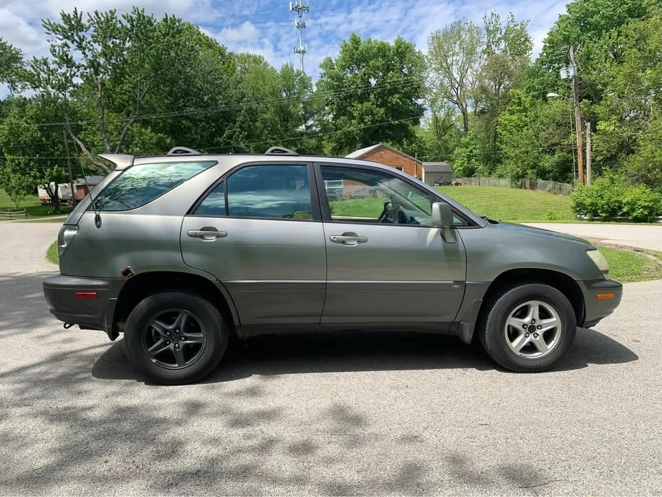2001 Lexus RX 1st Gen - Image 8 of 12