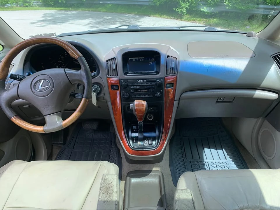 2001 Lexus RX 1st Gen - Image 9 of 12