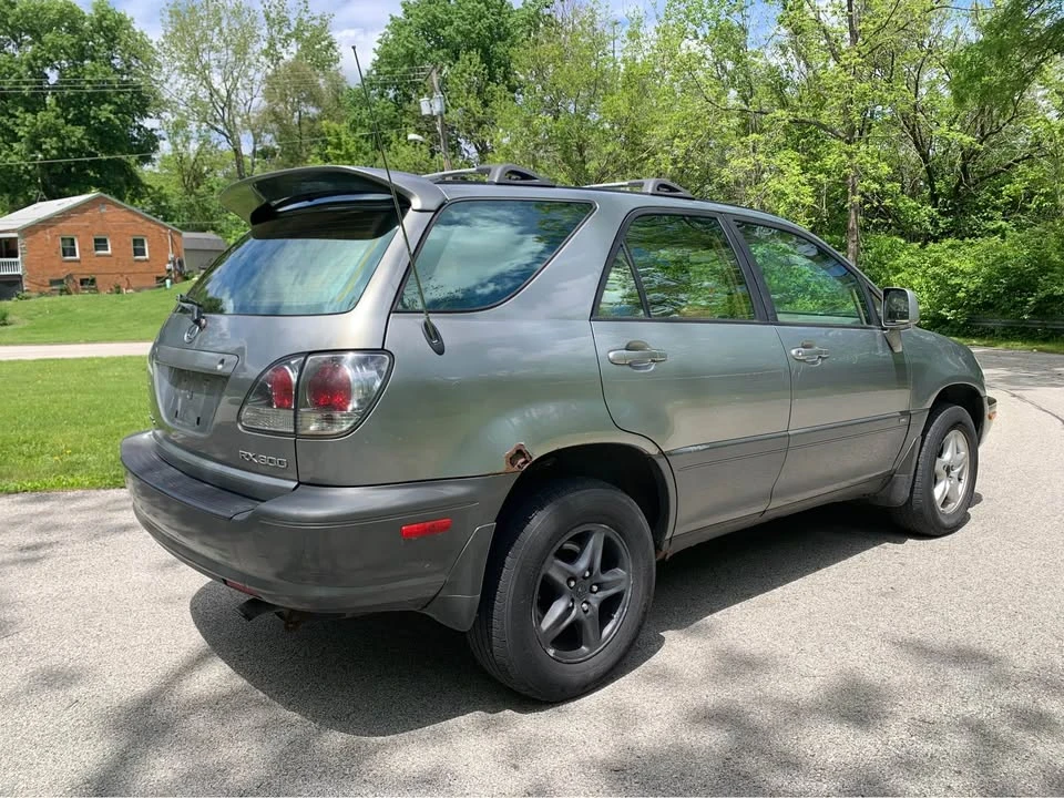 2001 Lexus RX 1st Gen - Image 7 of 12