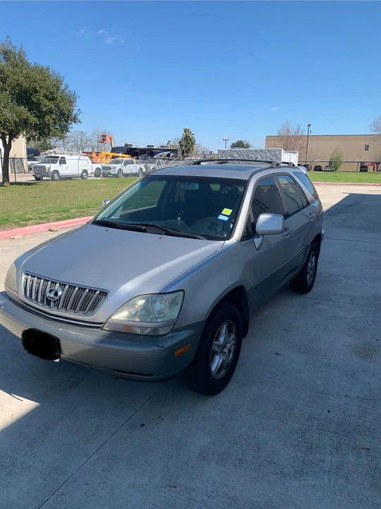 2001 Lexus RX 1st Gen - Image 3 of 10