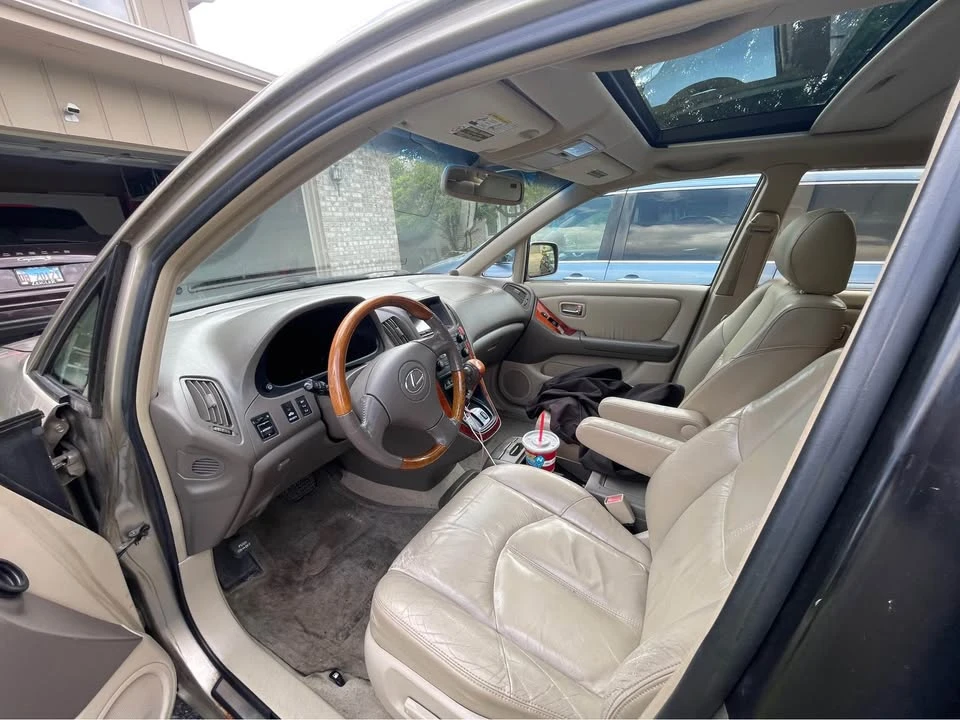 2001 Lexus RX 1st Gen - Image 5 of 9