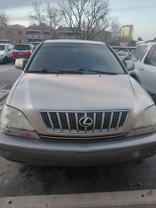 2001 Lexus RX 1st Gen - Image 2 of 10
