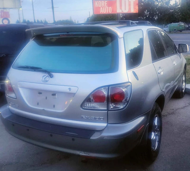 2001 Lexus RX 1st Gen - Image 2 of 10