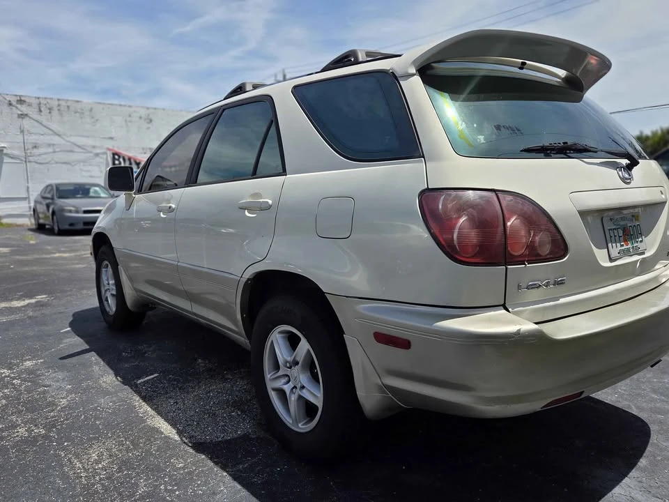 2001 Lexus RX 1st Gen - Image 4 of 6
