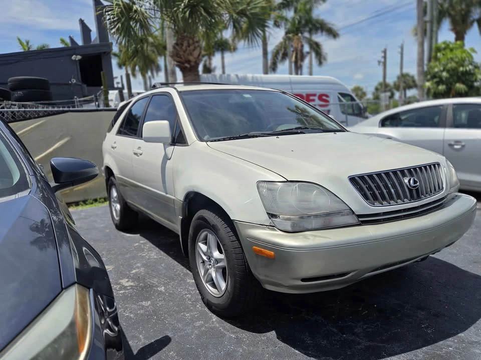 2001 Lexus RX 1st Gen - Image 3 of 6