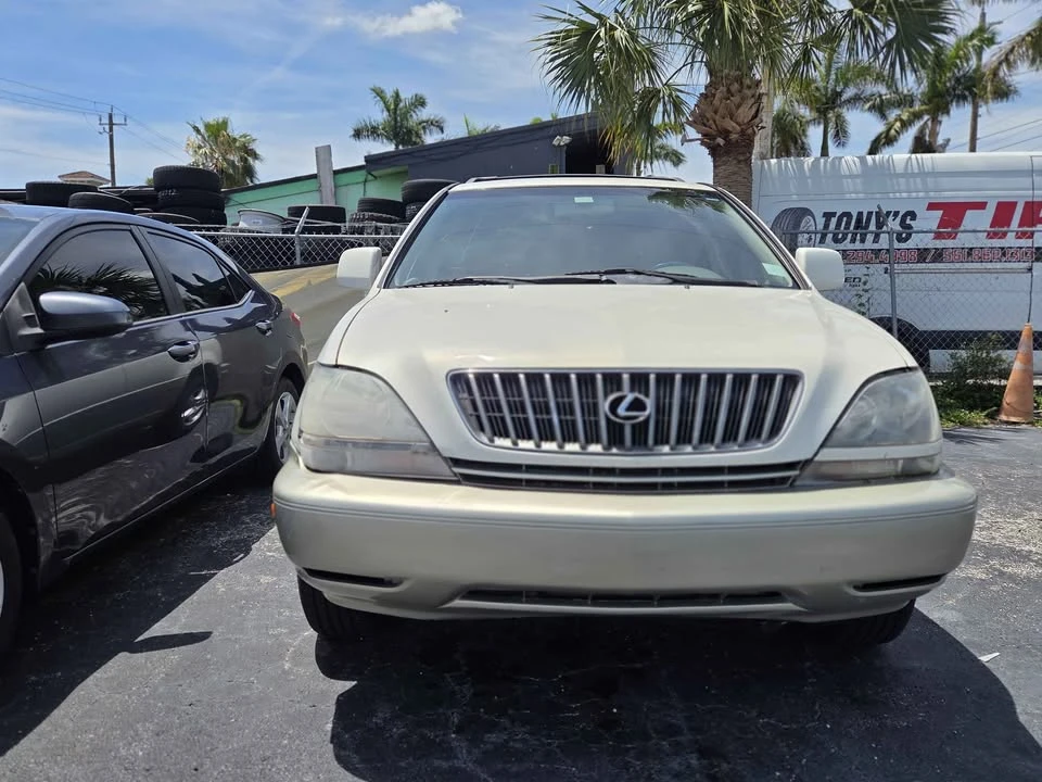 2001 Lexus RX 1st Gen - Image 2 of 6