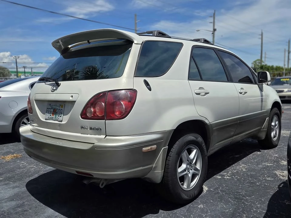 2001 Lexus RX 1st Gen - Image 5 of 6