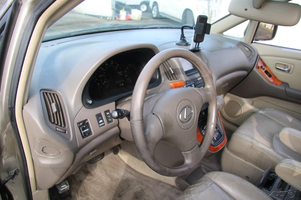 2001 Lexus RX 1st Gen - Image 13 of 21