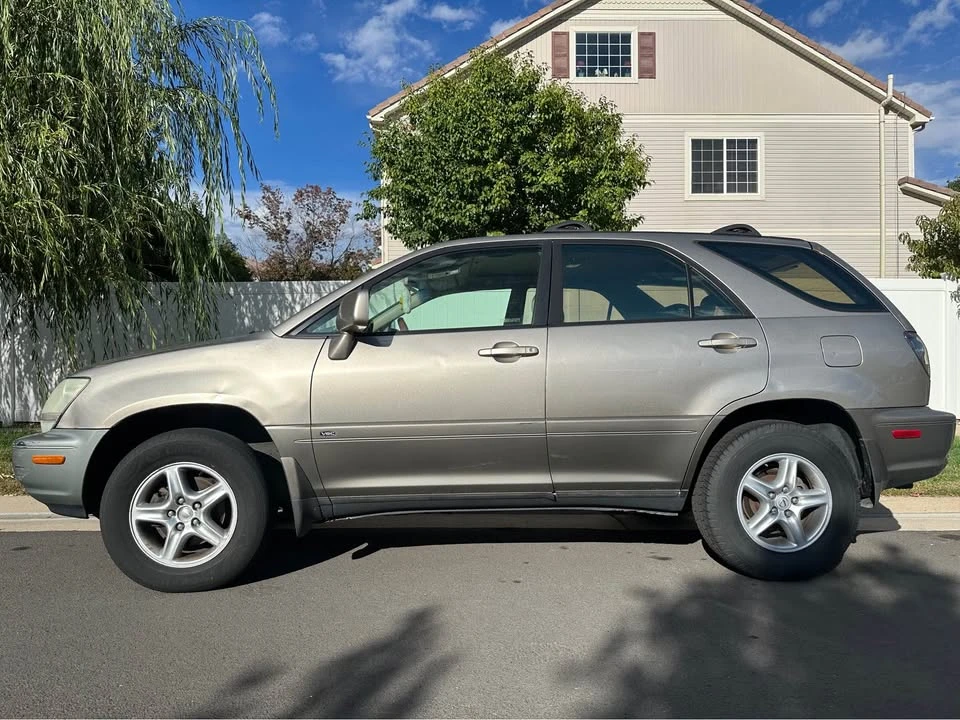 2001 Lexus RX 1st Gen - Image 2 of 10