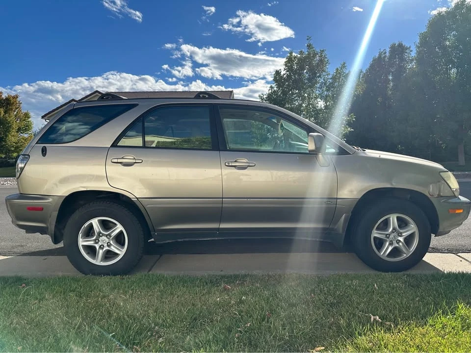 2001 Lexus RX 1st Gen - Image 3 of 10