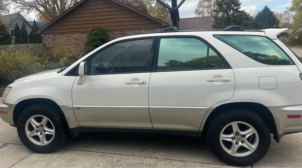 2001 Lexus RX 1st Gen - Image 4 of 10