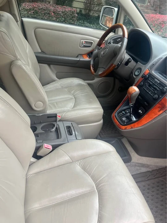 2001 Lexus RX 1st Gen - Image 3 of 10