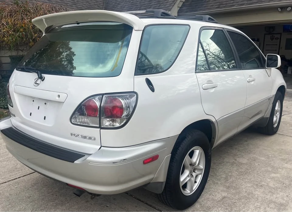 2001 Lexus RX 1st Gen - Image 2 of 10