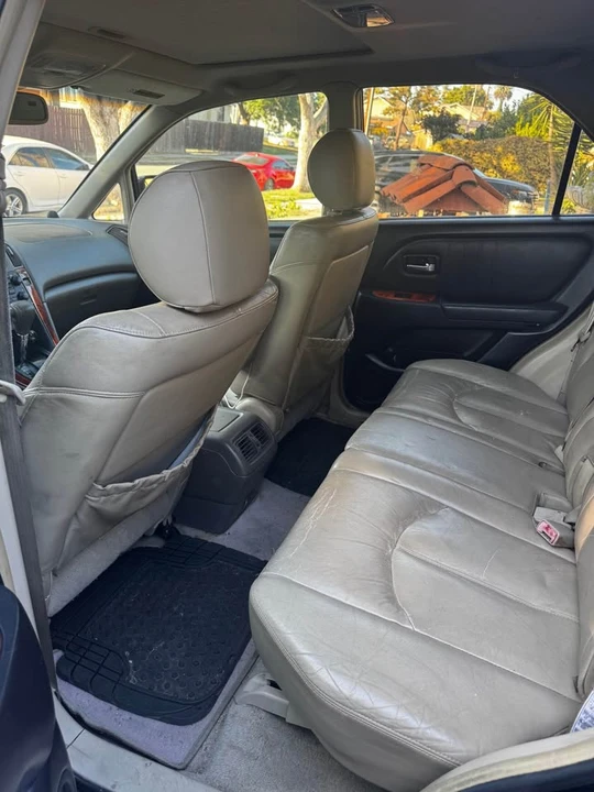 2001 Lexus RX 1st Gen - Image 5 of 10