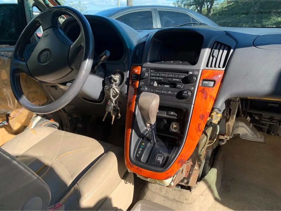 2001 Lexus RX - Image 18 of 20