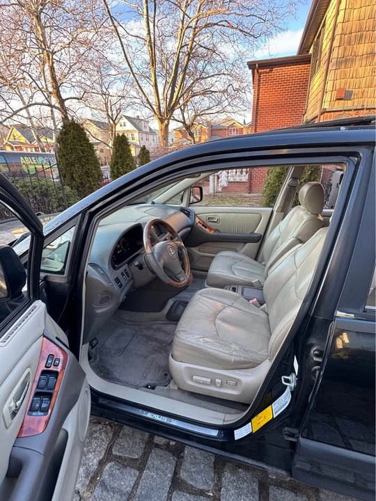 2001 Lexus RX 1st Gen - Image 11 of 17