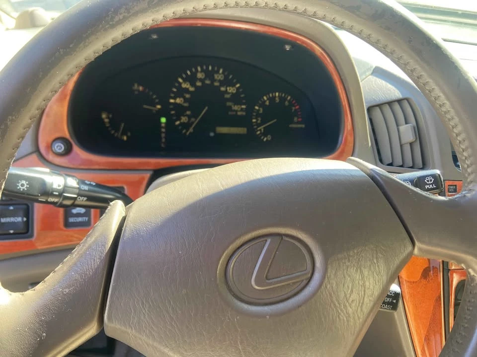 2001 Lexus RX 1st Gen - Image 3 of 4
