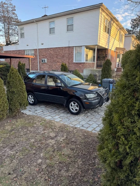 2001 Lexus RX 1st Gen - Image 2 of 17