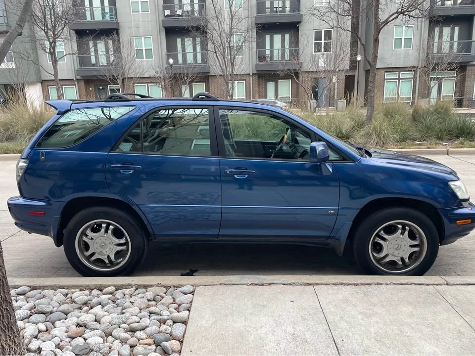 2001 Lexus RX 1st Gen - Image 2 of 13