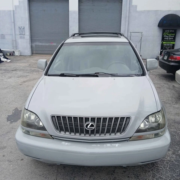 2001 Lexus RX 1st Gen - Image 3 of 9