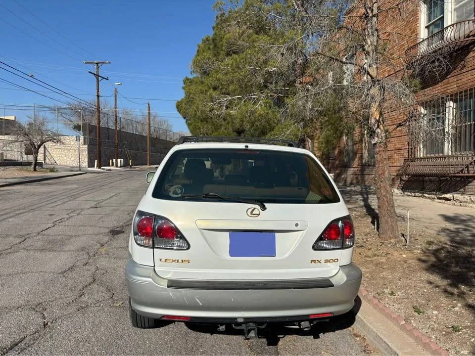 2001 Lexus RX 1st Gen - Image 3 of 10