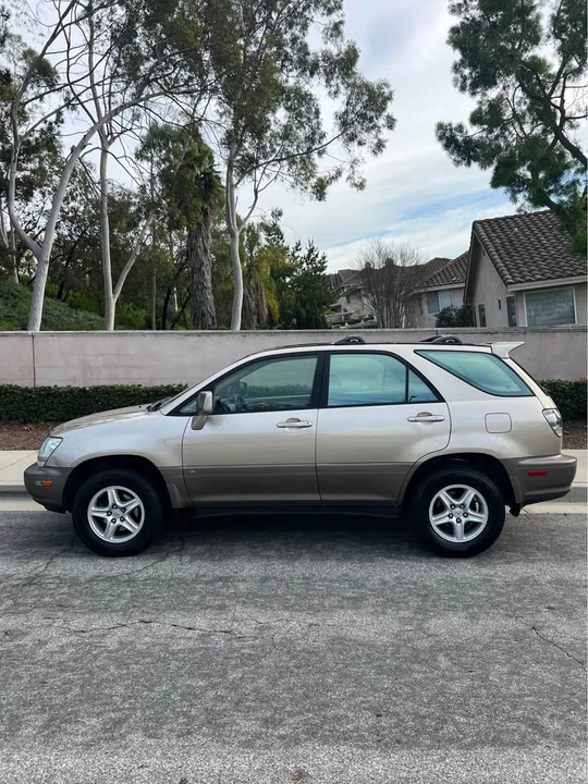 2001 Lexus RX 1st Gen - Image 3 of 13