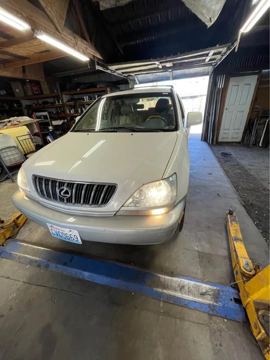 2001 Lexus RX 1st Gen - Image 2 of 8