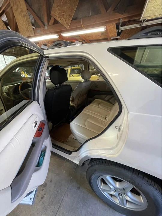2001 Lexus RX 1st Gen - Image 5 of 8